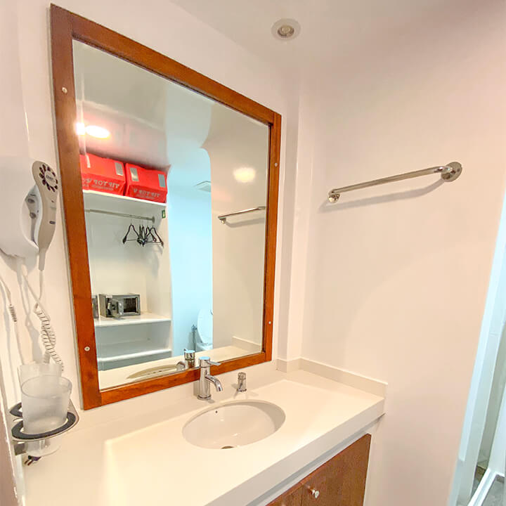 tip-top-v-guest-accommodation-bathroom-04-720x720px
